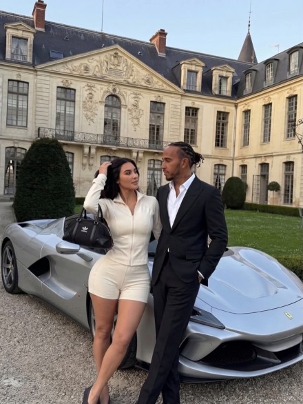 L'anno d'oro di Kim Kardashian: compleanno da regina tra Moda, TV e la passione per la Formula 1